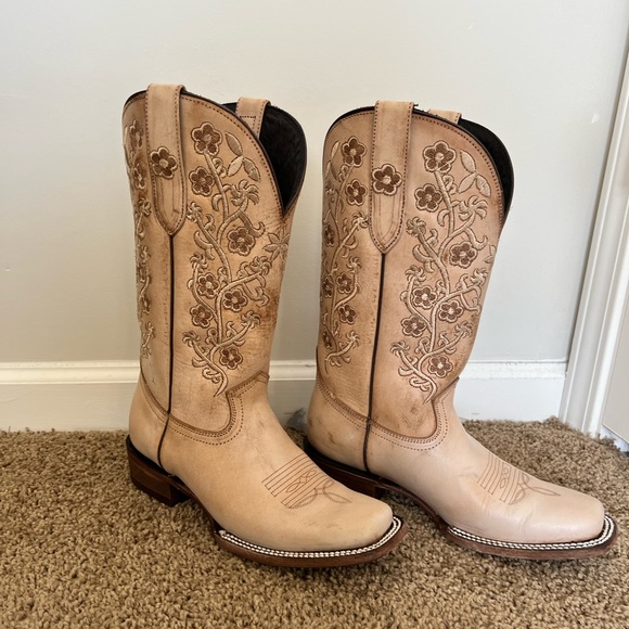 Cowgirl Boots - Picture 4 of 5